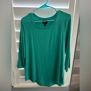 Green 3/4 sleeve shirt